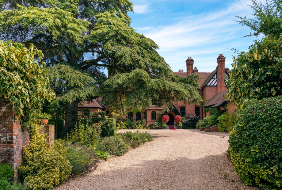Myst Hotels & Resorts Acquires Careys Manor Hotel & Senspa In Brockenhurst, New Forest