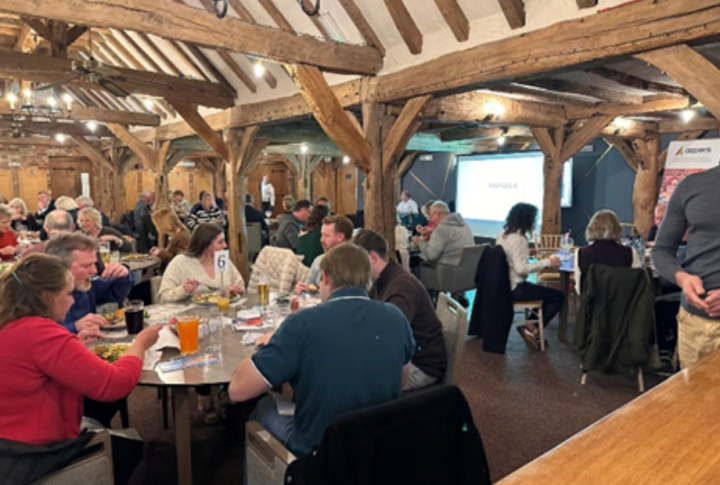 Mavala sponsors community charity event at Nizels club