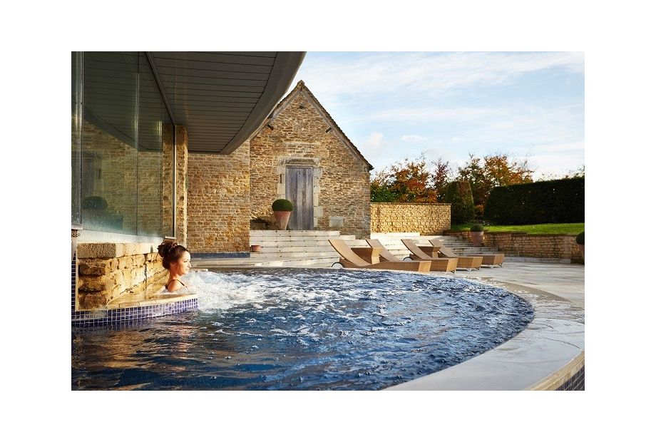 Natura BissÃ© launches at Whatley Manor spa