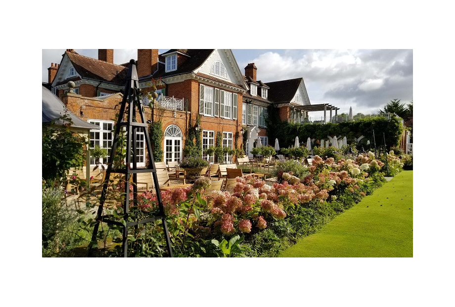 Chewton Glen bags top award 